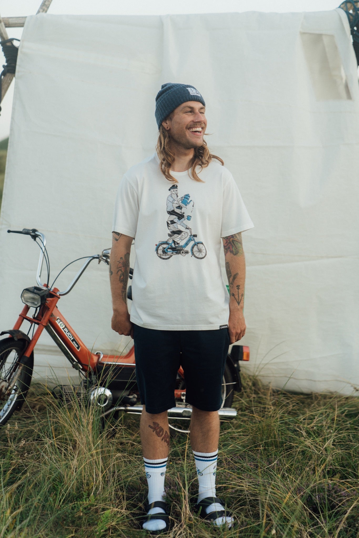 Hitching A Ride T-shirt (Star White)