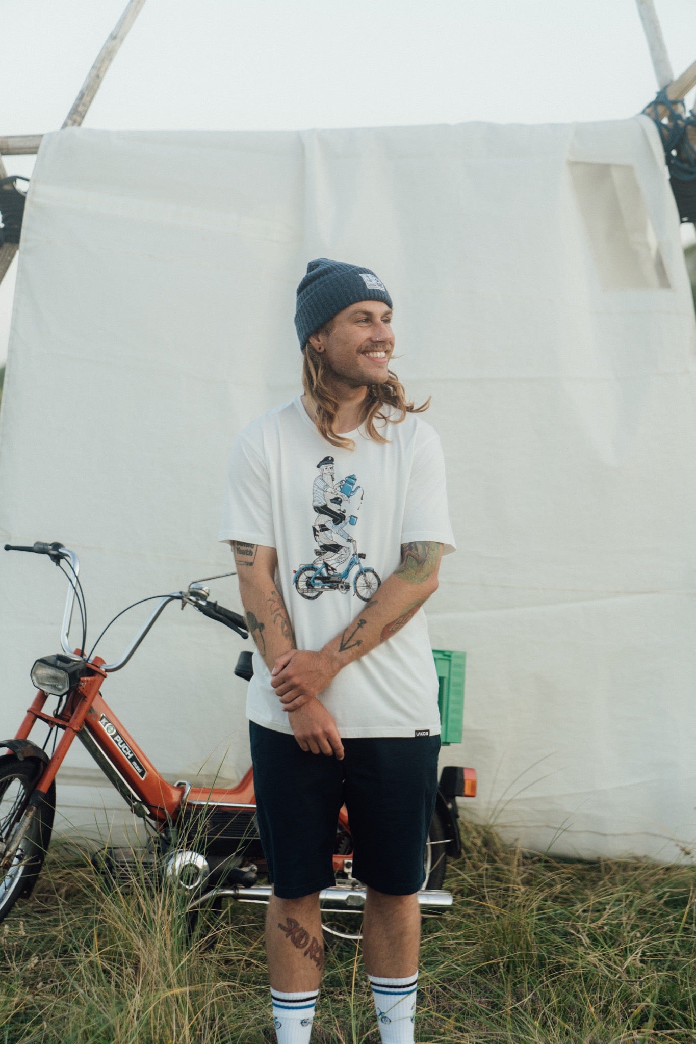 Hitching A Ride T-shirt (Star White)