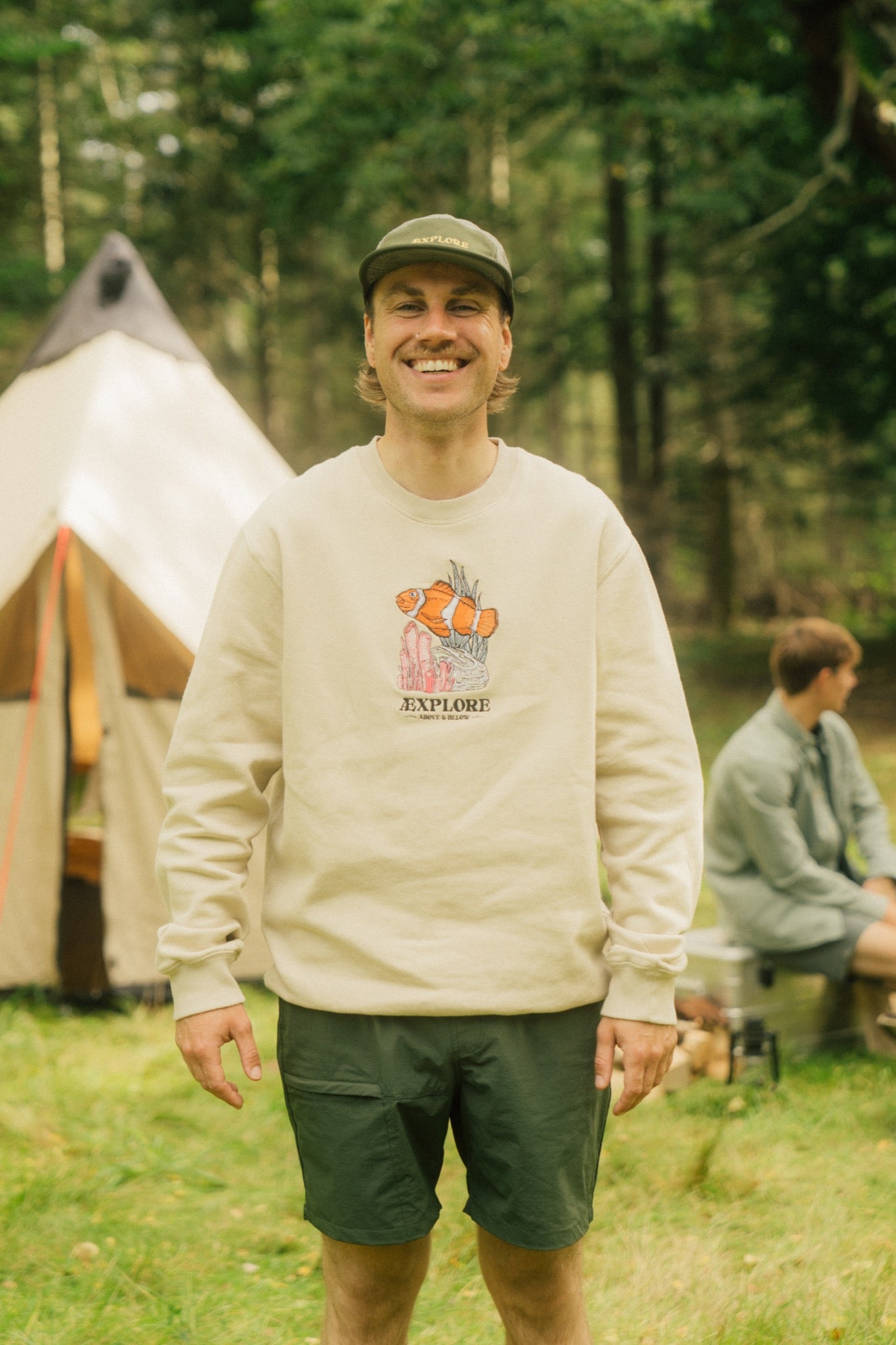 LAKOR Clownfish Garden Crewneck Sweatshirt White Pepper