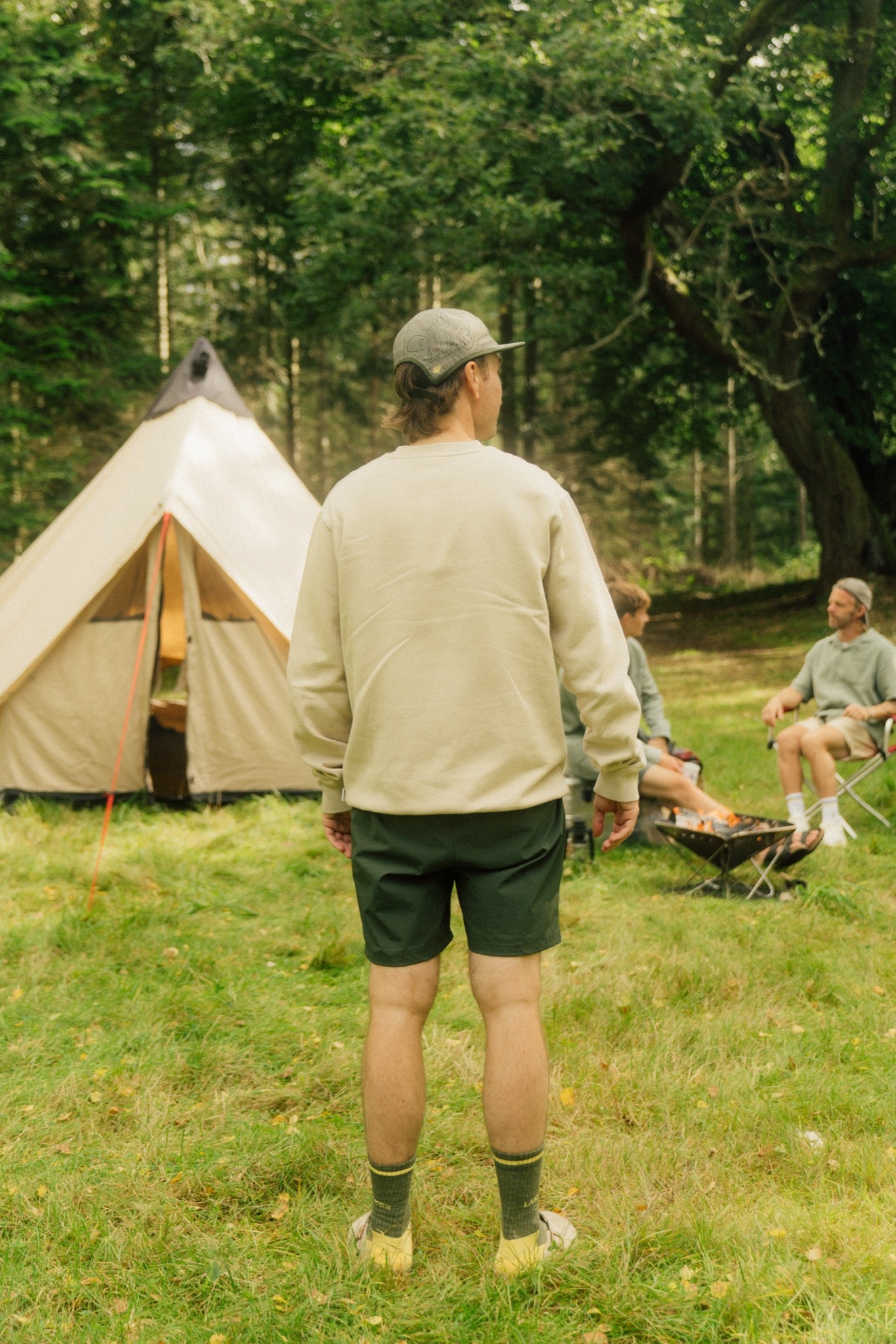 LAKOR Clownfish Garden Crewneck Sweatshirt White Pepper