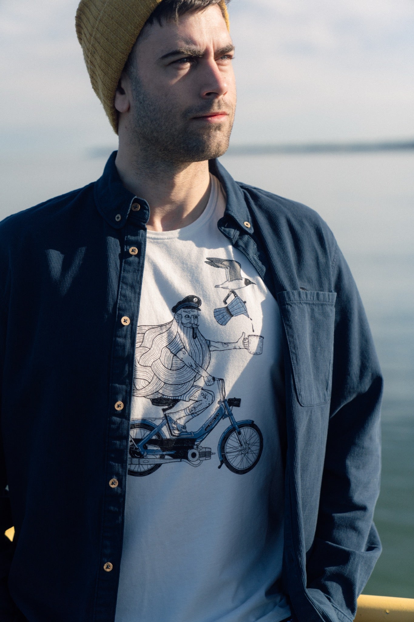 Coffee On the Go T-shirt - Star White