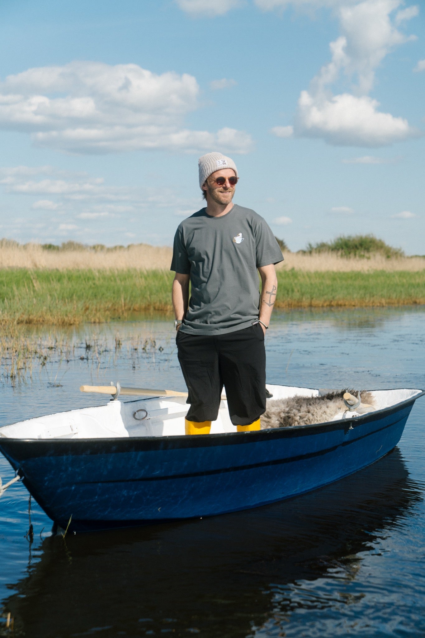Mini Seagull in a Cup T-shirt (Urban Chic)