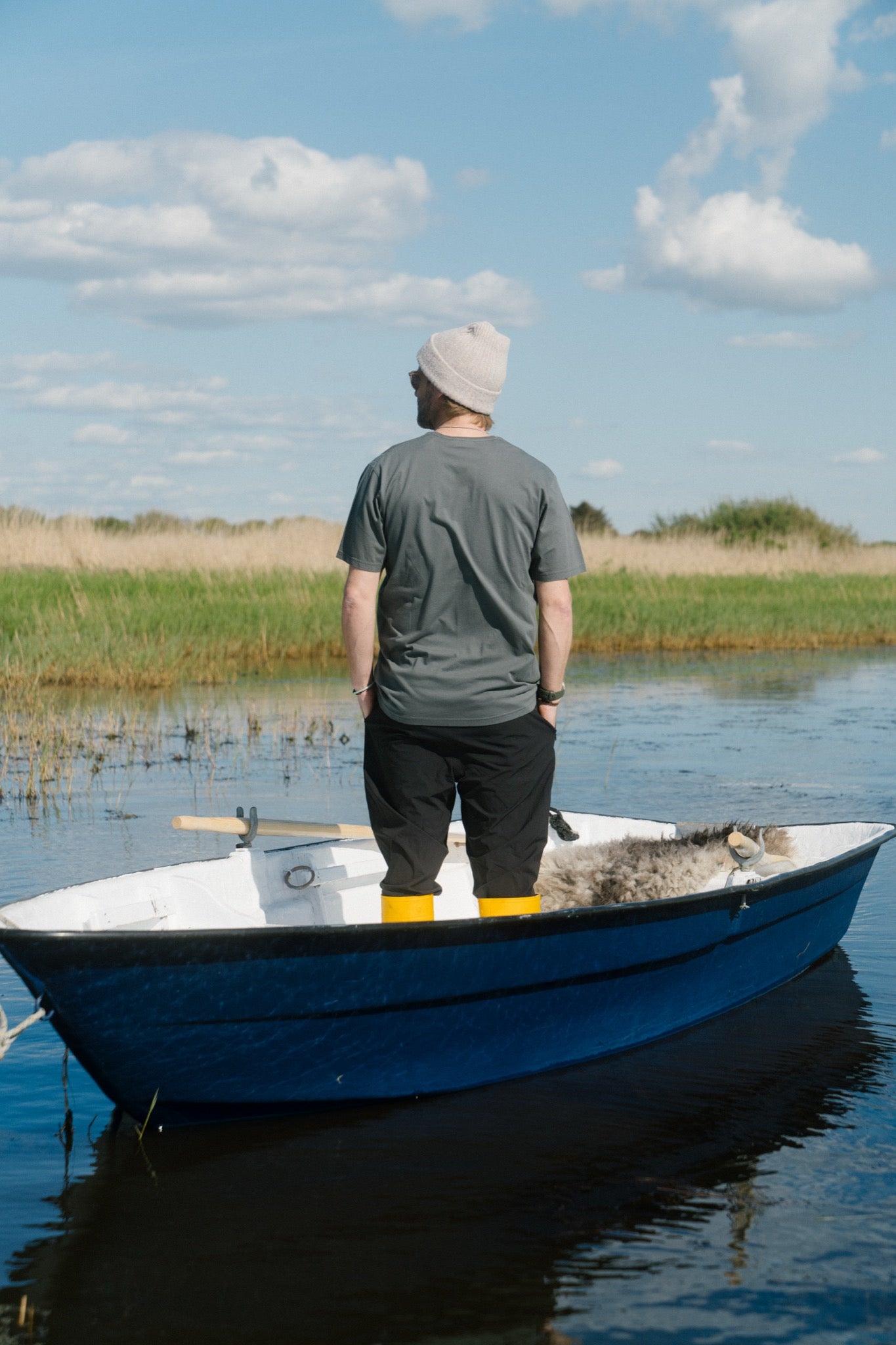 Mini Seagull in a Cup T-shirt (Urban Chic)
