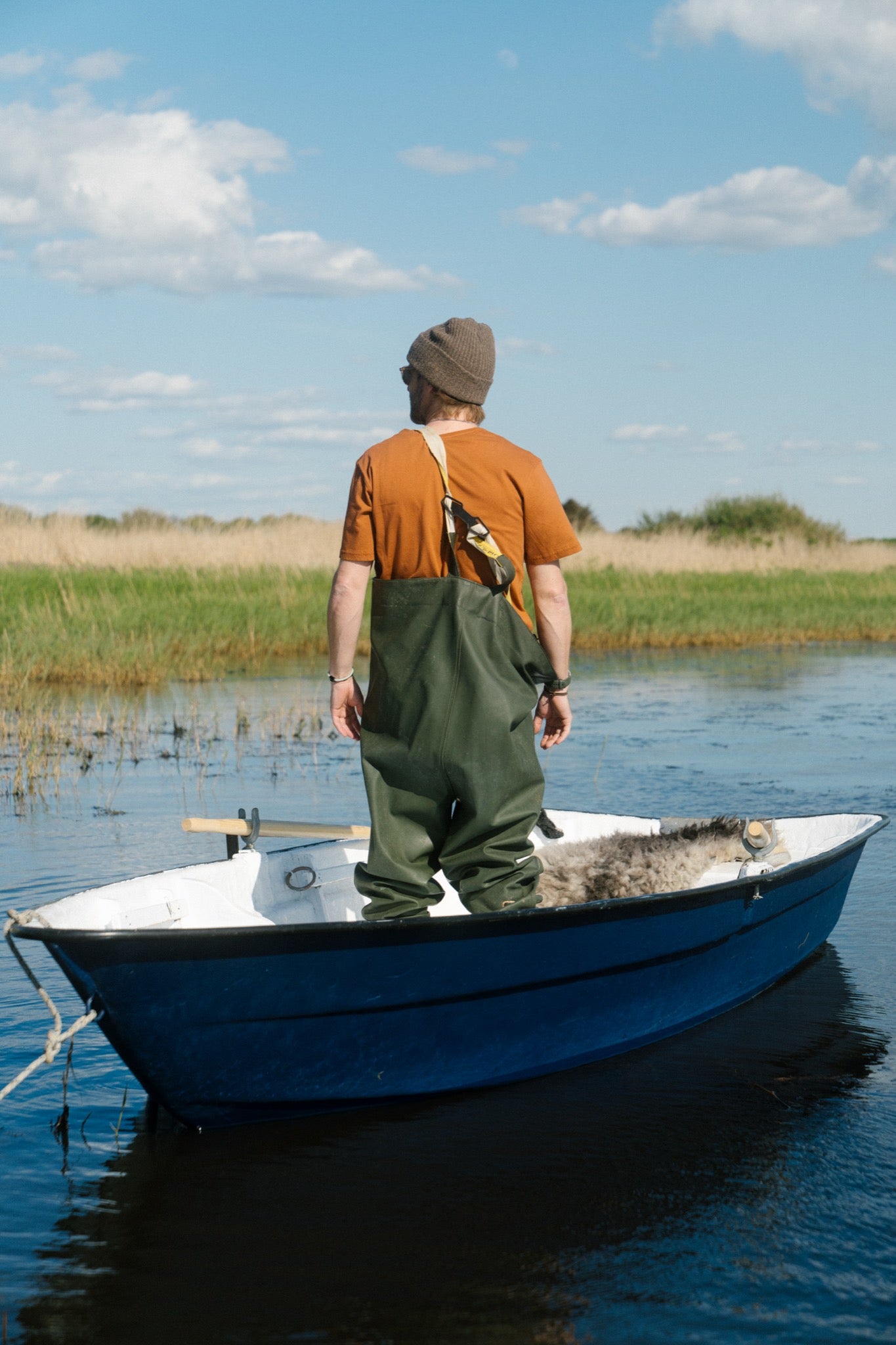 Seagull in a Cup T-shirt (Mocha Bisque)