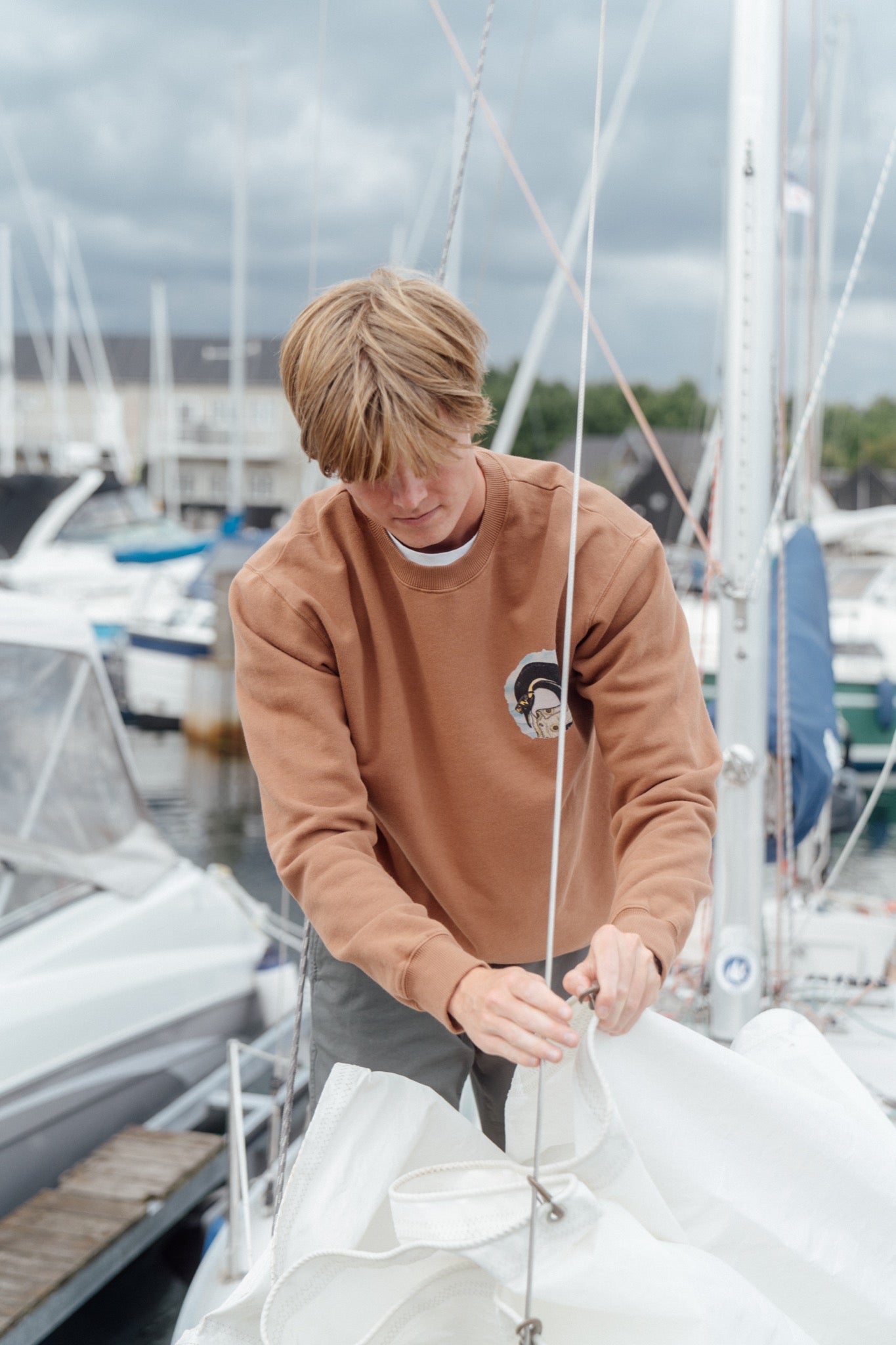 Pool Party Penguin Crewneck (Partridge)