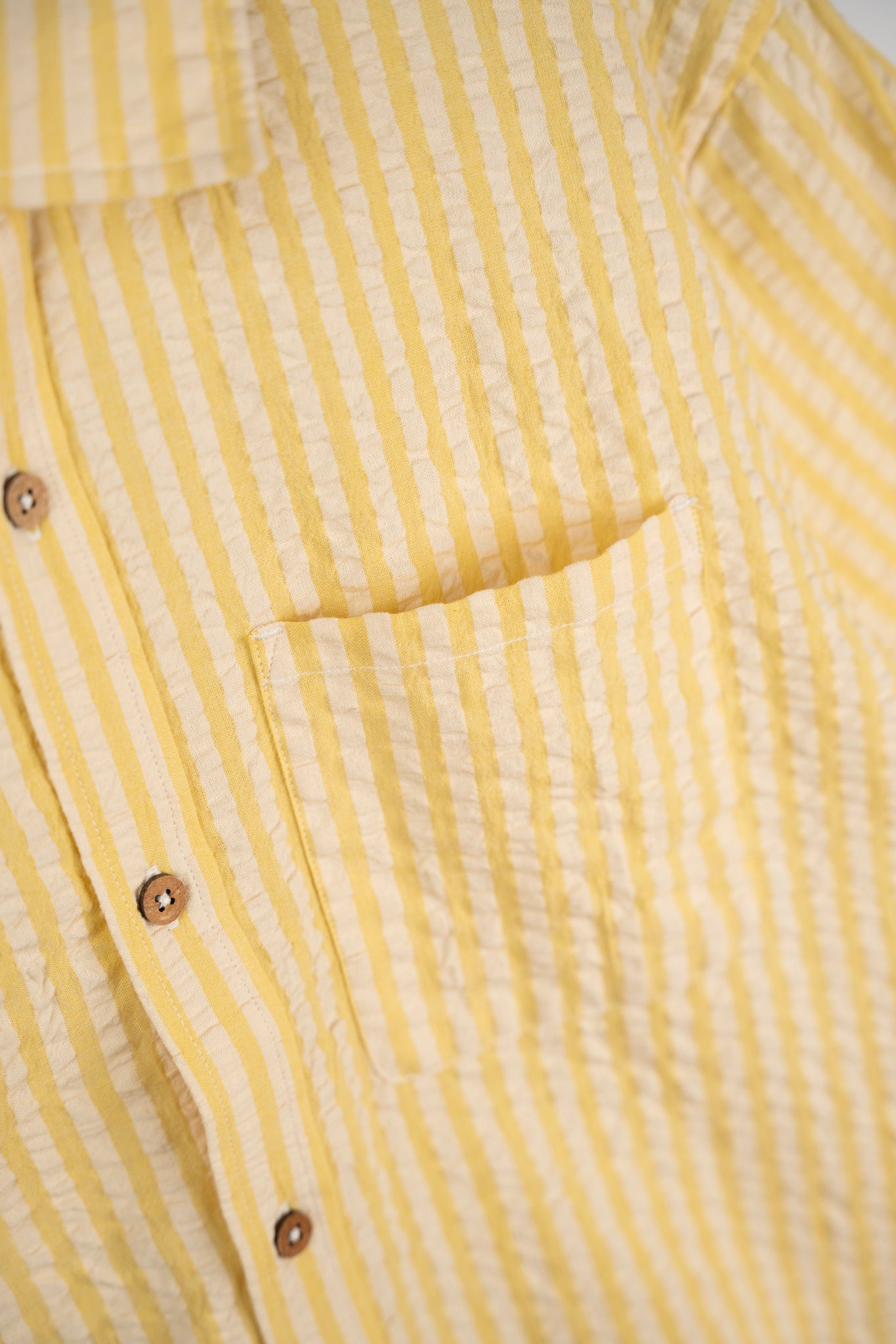 Seer Sucker Short Sleeve Shirt - Cream Gold