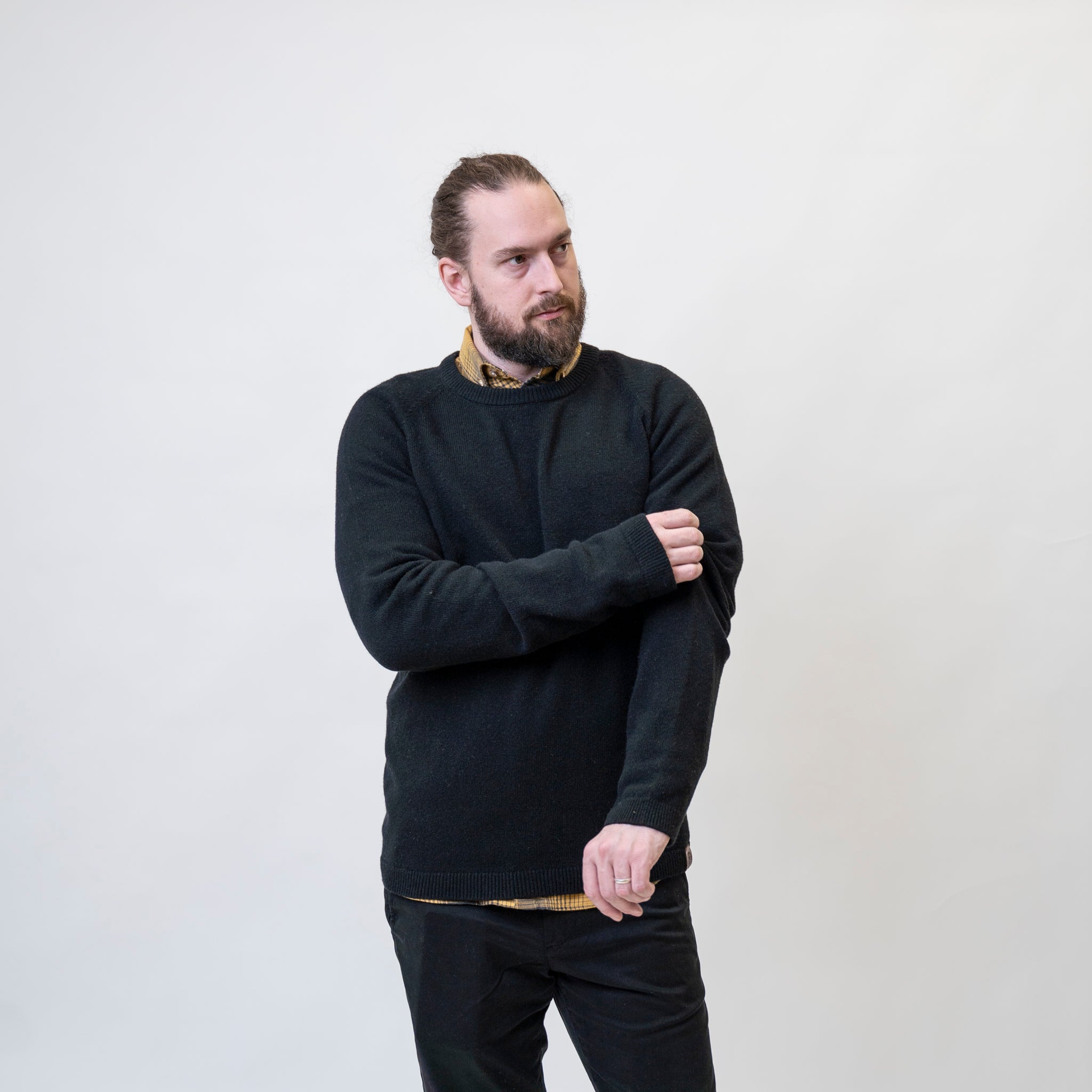 LAKOR Topknot Knit Knit Black